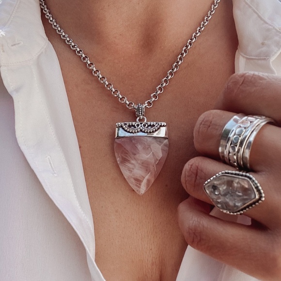 Large rose quartz crystal necklace - Picture 5 of 5